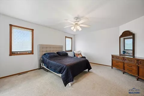 1809 Buckboard Cir, Spearfish, SD 57783 photo 15