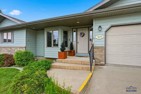 1809 Buckboard Cir, Spearfish, SD 57783 photo 3