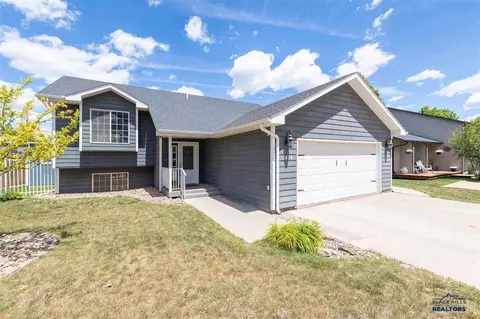 3414 Hall St, Rapid City, SD 57702