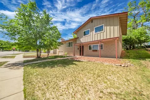 3902 Brookside Dr, Rapid City, SD 57702