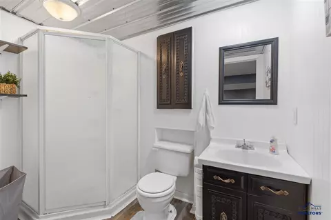 Bath - 1004 E St, Edgemont, SD 57735 photo 2 of 2