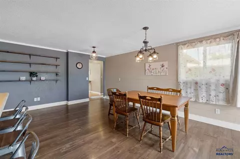 Dining - 1004 E St, Edgemont, SD 57735 photo 1 of 1