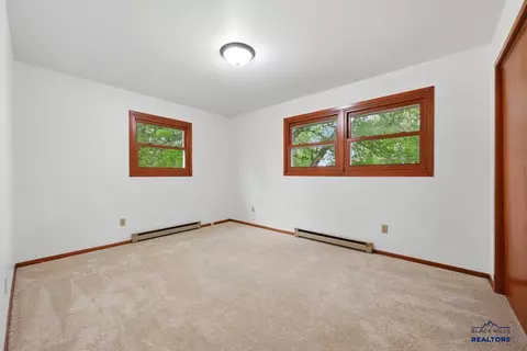 Bedroom - 705 Pine Road Pne, Spearfish, SD 57783 photo 4 of 5