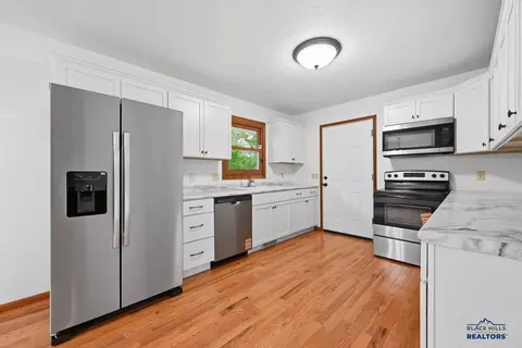 Kitchen - 705 Pine Road Pne, Spearfish, SD 57783 photo 2 of 2