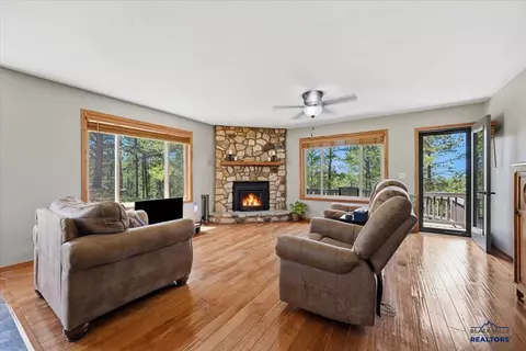 172 W Pine St, Spearfish, SD 57783 photo 9