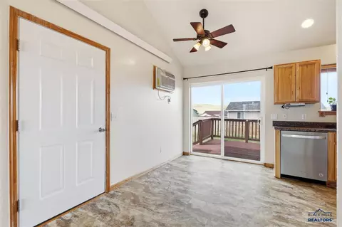 757 Old Cavalry Rd, Box Elder, SD 57719 photo 17