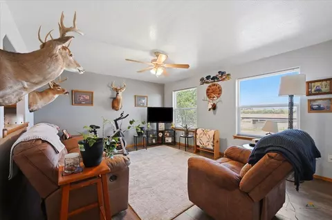 322 Summit St, Belle Fourche, SD 57717 photo 6