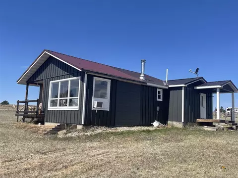 27926 Lariat Cir, Hot Springs, SD 57747