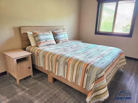 Bedroom - 10548 Higgins Ln, Spearfish, SD 57783 photo 3 of 5