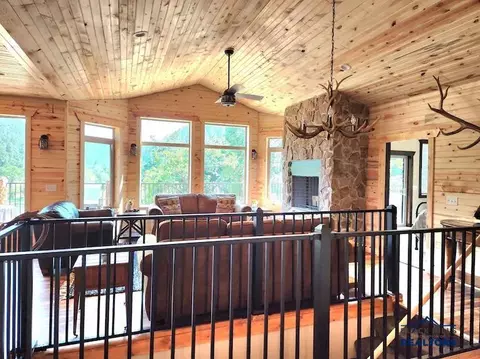 Living - 10548 Higgins Ln, Spearfish, SD 57783 photo 2 of 6