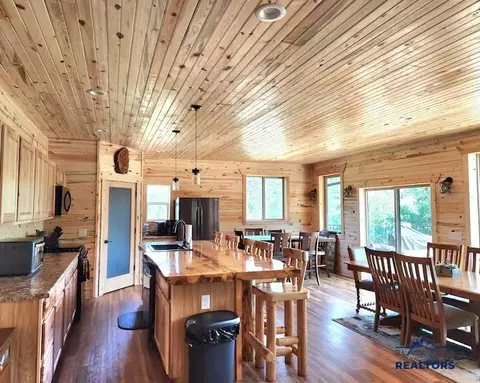 Kitchen - 10548 Higgins Ln, Spearfish, SD 57783 photo 2 of 2