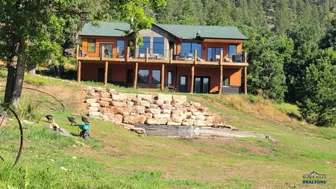 10548 Higgins Ln, Spearfish, SD 57783