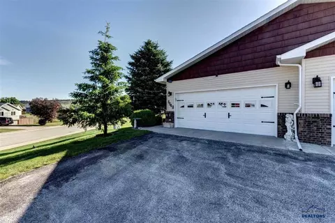 6640 Manchester St, Summerset, SD 57718 photo 2