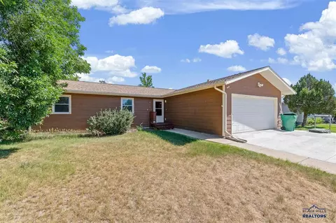 810 Rosilee Ln, Rapid City, SD 57701