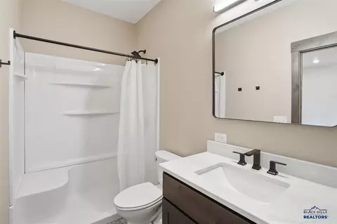 Bath - 11277 Black Forest Rd, Lead, SD 57754 photo 3 of 3