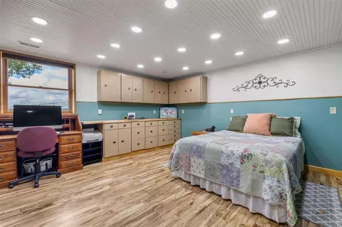 Bedroom - 25974 Fairburn Rd #SOUTH FAIRBURN RD, Fairburn, SD 57738 photo 2 of 3
