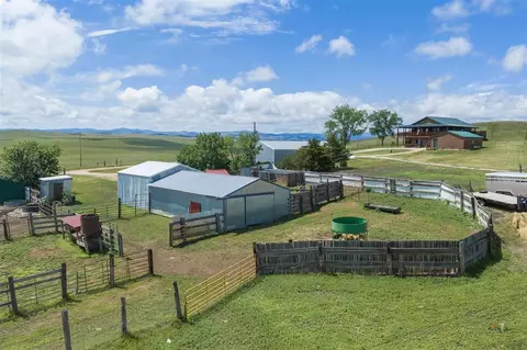 Exterior - 25974 Fairburn Rd #SOUTH FAIRBURN RD, Fairburn, SD 57738 photo 6 of 9