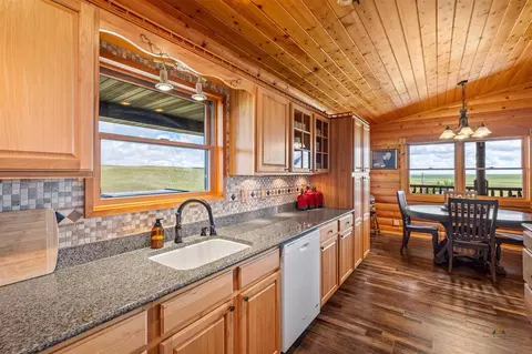 Kitchen - 25974 Fairburn Rd #SOUTH FAIRBURN RD, Fairburn, SD 57738 photo 3 of 3