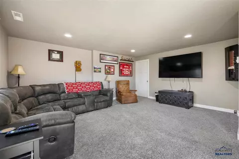6674 Cambridge Pl, Summerset, SD 57718 photo 11