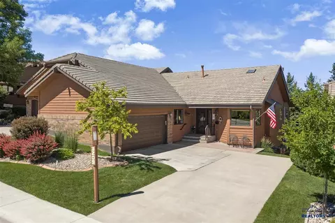 3209 Broadmoor Dr, Rapid City, SD 57702