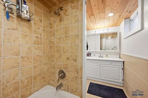 Bath - 714 Houston Ave, Lead, SD 57754 photo 2 of 2