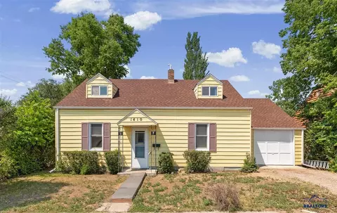 1410 Baltimore Ave, Hot Springs, SD 57747