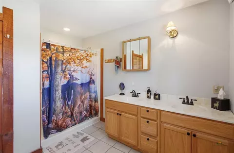 Bath - 12230 Red Cliff Rd, Sturgis, SD 57785 photo 2 of 3