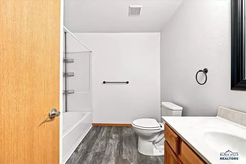 Bath - 1802 Sugar Creek Pl, Spearfish, SD 57783 photo 2 of 2