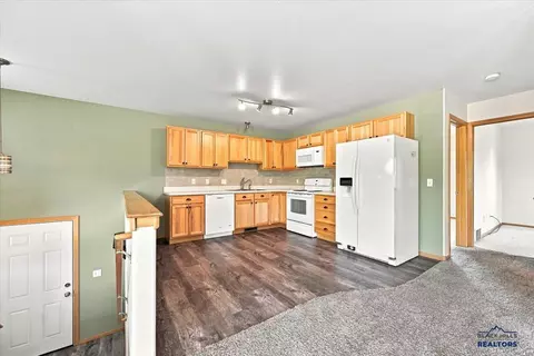 Kitchen - 1802 Sugar Creek Pl, Spearfish, SD 57783 photo 1 of 2