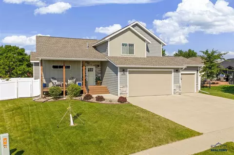 6835 Sahalee Dr, Rapid City, SD 57702