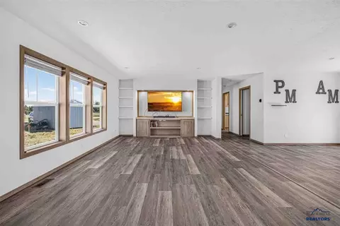 18883 Hermitage Ln, Belle Fourche, SD 57717 photo 6