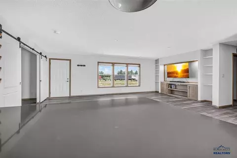 18883 Hermitage Ln, Belle Fourche, SD 57717 photo 4