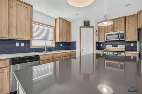 18883 Hermitage Ln, Belle Fourche, SD 57717 photo 26
