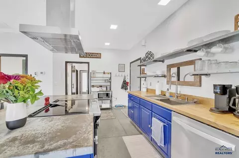 Kitchen - 24227 Granite Point Ct, Keystone, SD 57751 photo 2 of 4