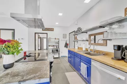 Kitchen - 24227 Granite Point Ct, Keystone, SD 57751 photo 2 of 4