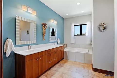 Bath - 2314 Bridgestone St, Spearfish, SD 57783 photo 1 of 7