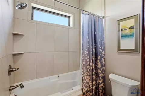 Bath - 2314 Bridgestone St, Spearfish, SD 57783 photo 4 of 7