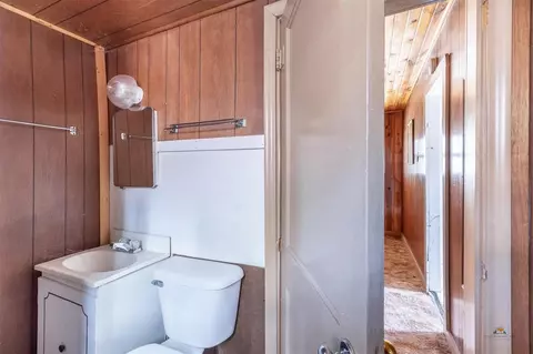 Bath - 475 Gordon St, Custer, SD 57730 photo 2 of 2