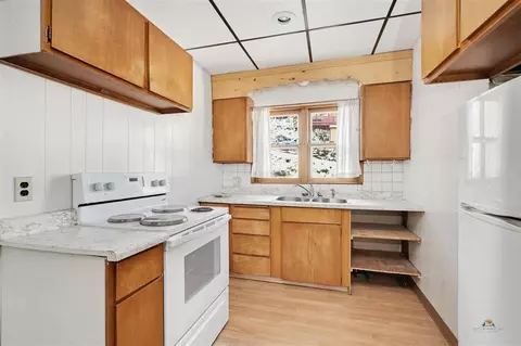 Kitchen - 475 Gordon St, Custer, SD 57730 photo 1 of 2