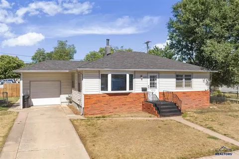 409 41st St, Rapid City, SD 57702