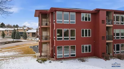 4027 Fairway Hls, Rapid City, SD 57702