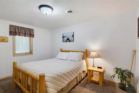 Bedroom - 11235 Lynx Ln, Lead, SD 57754 photo 4 of 5