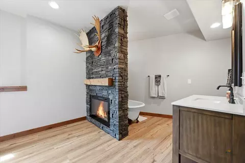 Bath - 20975 Journal Ct, Sturgis, SD 57785 photo 3 of 7