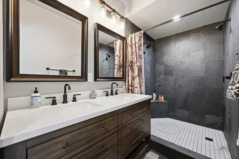 Bath - 20975 Journal Ct, Sturgis, SD 57785 photo 5 of 7