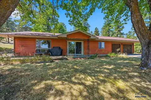 3221 Pine Tree Trl, Sturgis, SD 57785