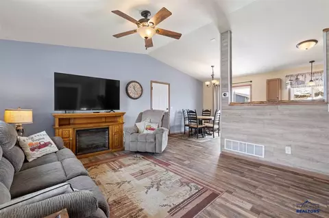 104 Maxwell Dr, Box Elder, SD 57719 photo 2