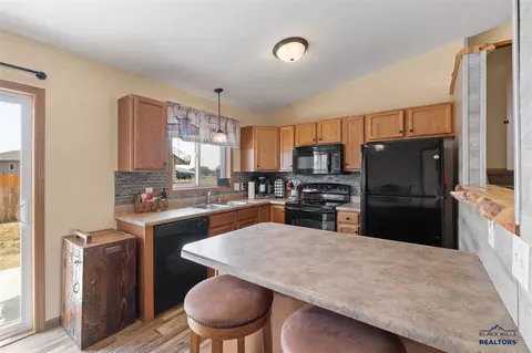 104 Maxwell Dr, Box Elder, SD 57719 photo 6