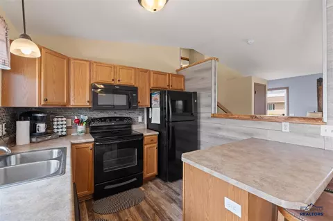 104 Maxwell Dr, Box Elder, SD 57719 photo 7