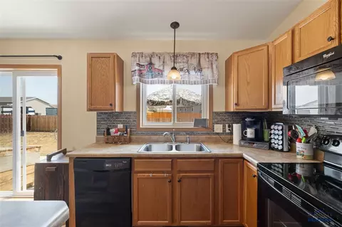 104 Maxwell Dr, Box Elder, SD 57719 photo 9