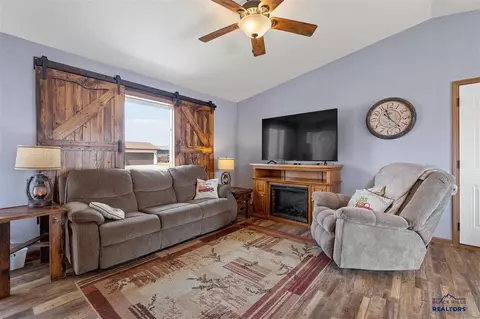 104 Maxwell Dr, Box Elder, SD 57719 photo 3